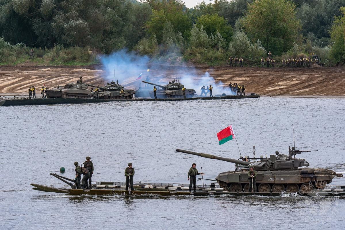 Ли открытая вода. Открытая вода 2020 Муром 30 исп. Открытая вода Муром 2022 инженерные войска. Десантная переправа. Муром инжинерныевойска.